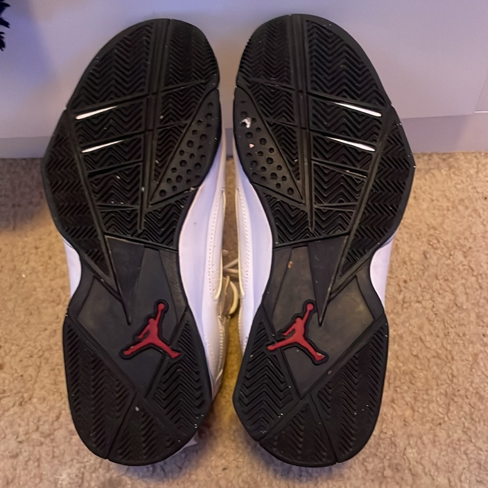 white jordan’s - Picture 3 of 3